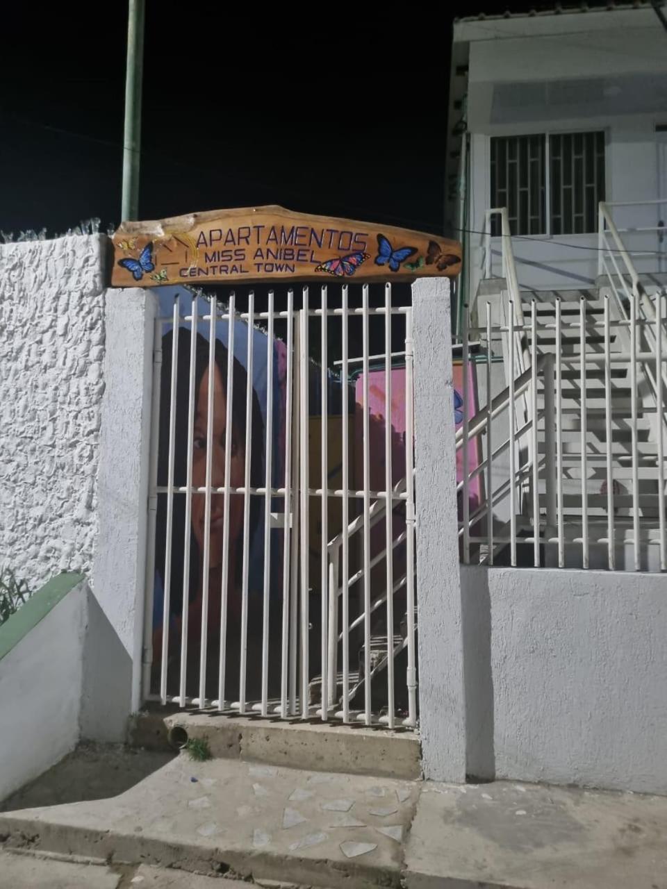 Posada Miss Anibel Central Town San Andres  Ngoại thất bức ảnh